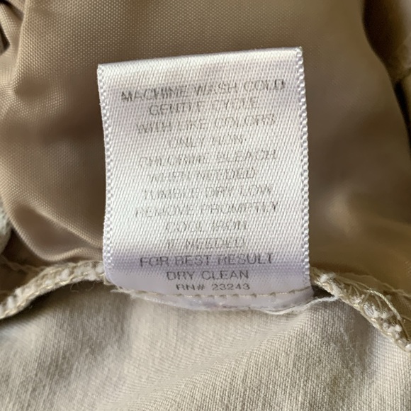 New York & Company Tan Shorts Classic Design EUC - Picture 8 of 9